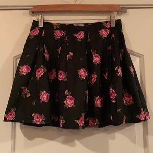Forever 21 Black Floral Skater Skirt Sz Small (28 waist)